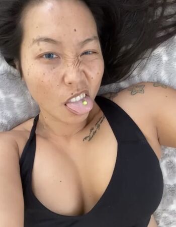 Full leaked Emelh private onlyfans photo