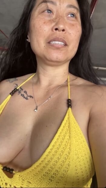Full leaked Emelh private onlyfans photo