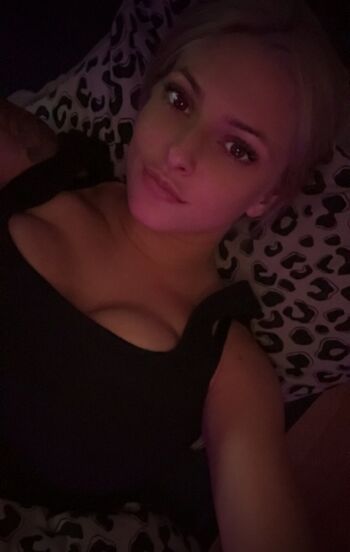 Full leaked Emelineeee private onlyfans photo