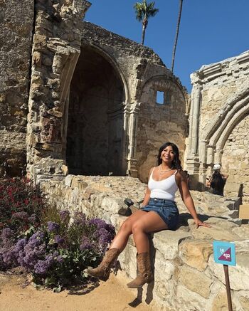 Full leaked Emi demi private onlyfans photo