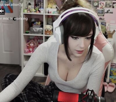 Full leaked Emiki private onlyfans photo