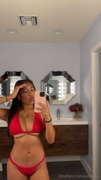 Full leaked Emikoxo private onlyfans photo