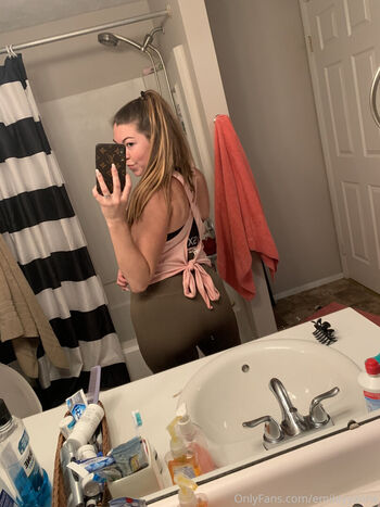 Full leaked Emilayyy babayy private onlyfans photo