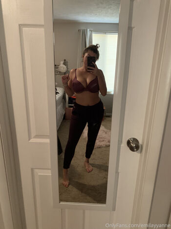 Full leaked Emilayyy babayy private onlyfans photo