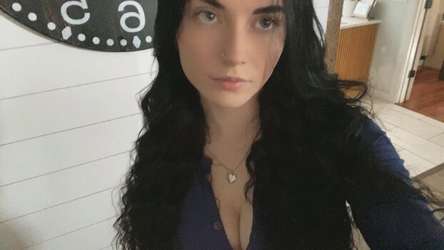 Full leaked Emileesilvey private onlyfans photo