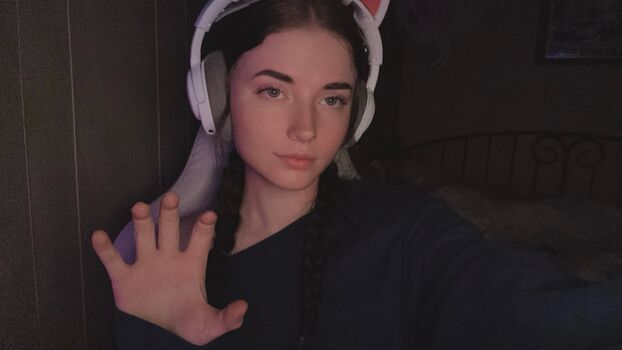 Full leaked Emileesilvey private onlyfans photo