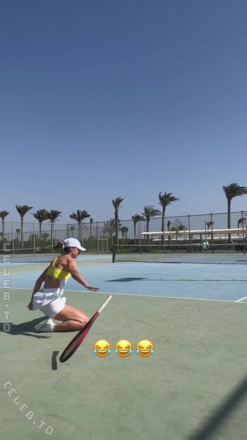 Full leaked Emilia bte page private onlyfans photo