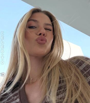 Full leaked Emilia bte page private onlyfans photo