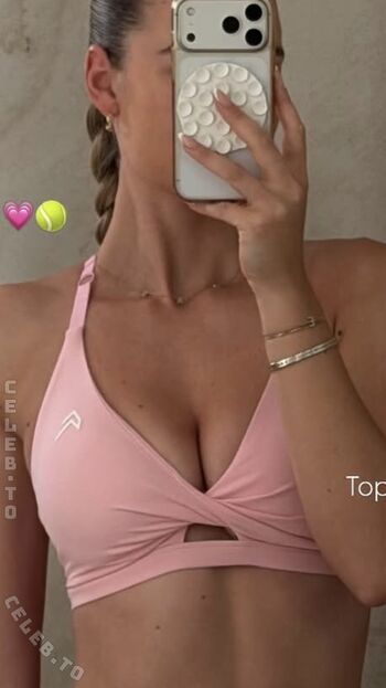 Full leaked Emilia bte private onlyfans photo