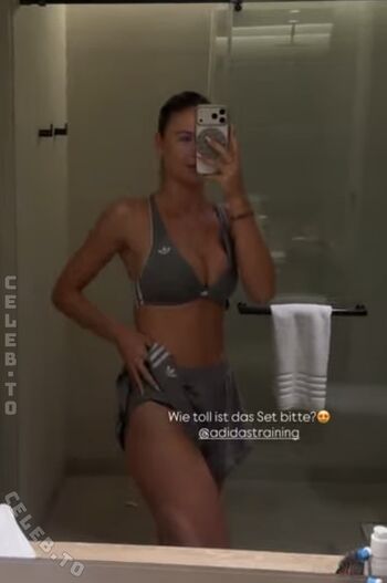 Full leaked Emilia bte private onlyfans photo
