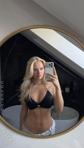 Full leaked Emilia wue private onlyfans photo