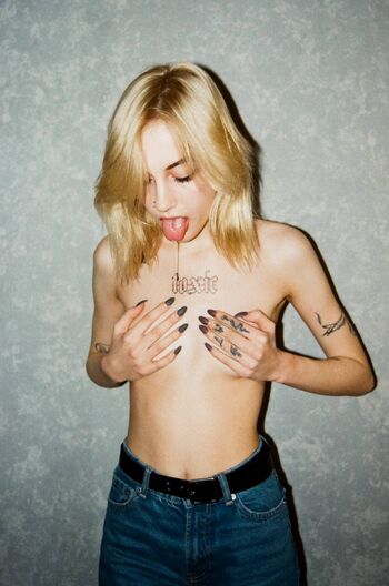 Full leaked Emiliamoore private onlyfans photo