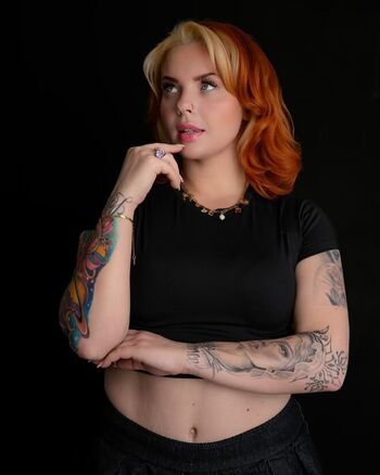 Full leaked Emilie brooklyn page private onlyfans photo