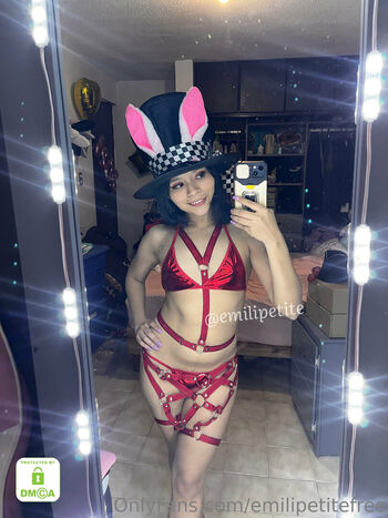 Full leaked Emilipetite page private onlyfans photo