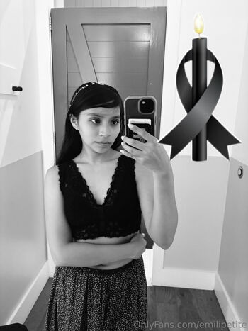 Full leaked Emilipetite private onlyfans photo