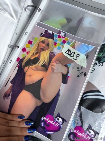 Full leaked Emilipetite private onlyfans photo