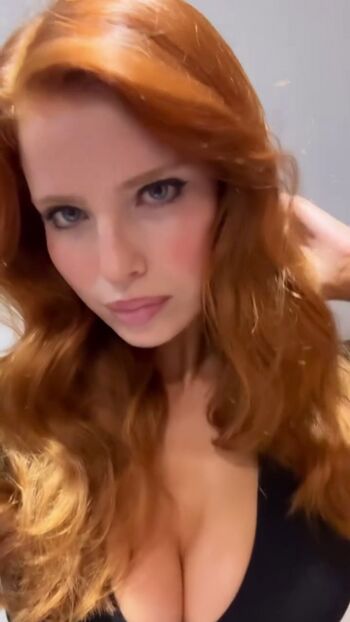 Full leaked Emily deyt aysage private onlyfans photo