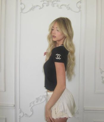 Full leaked Emily dobson private onlyfans photo