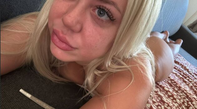 Full leaked Emily dolly private onlyfans photo
