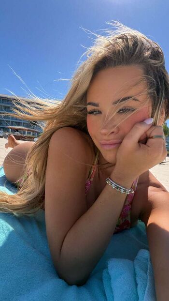 Full leaked Emily elizabeth  page private onlyfans photo