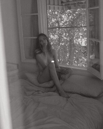 Full leaked Emily hall private onlyfans photo