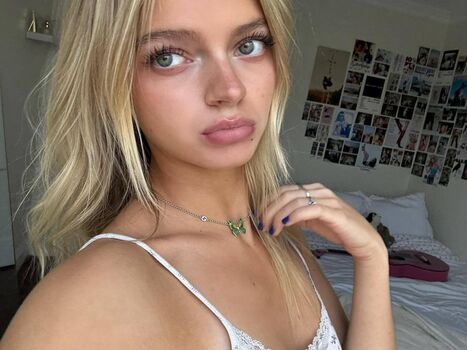 Full leaked Emily kelavos private onlyfans photo