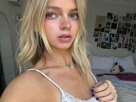 Full leaked Emily kelavos private onlyfans photo