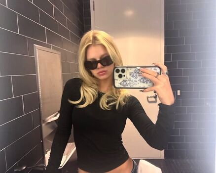 Full leaked Emily kelavos private onlyfans photo