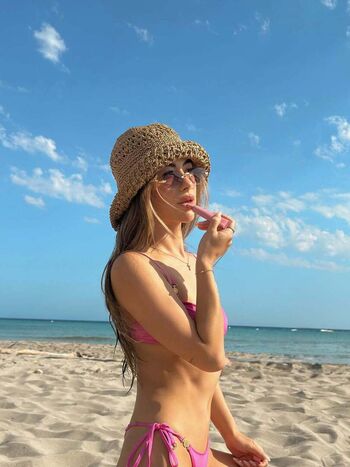 Full leaked Emily landon private onlyfans photo