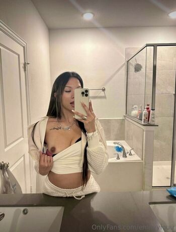 Full leaked Emily lou private onlyfans photo