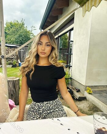 Full leaked Emily mhl private onlyfans photo