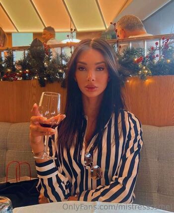 Full leaked Emily parker private onlyfans photo