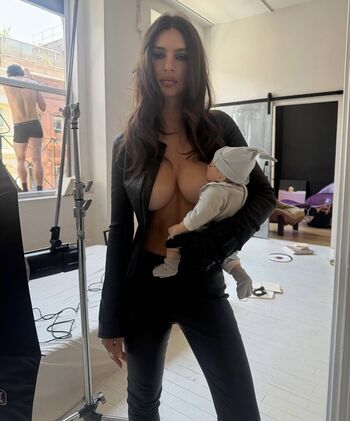 Full leaked Emily ratajkowski page private onlyfans photo