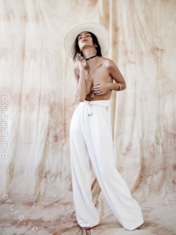 Full leaked Emily ratajkowski private onlyfans photo