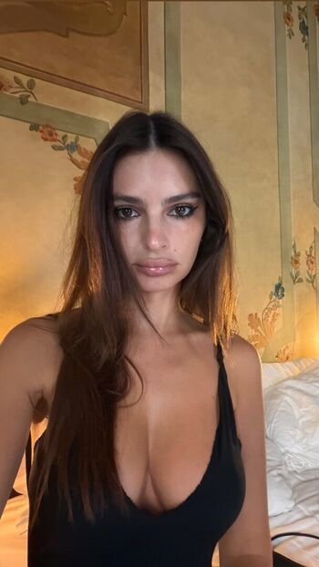 Emily Ratajkowski