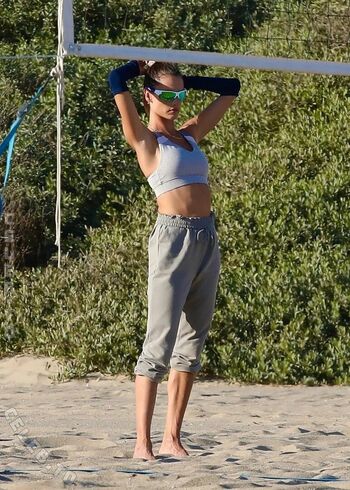 Full leaked Emily ratajkowski private onlyfans photo