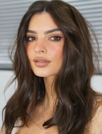 Full leaked Emily ratajkowski private onlyfans photo