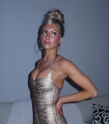 Full leaked Emily roman page private onlyfans photo