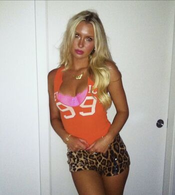 Full leaked Emily roman private onlyfans photo