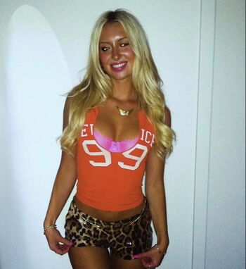 Full leaked Emily roman private onlyfans photo