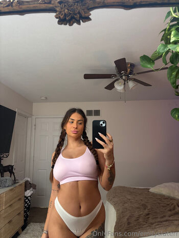 Full leaked Emily slater private onlyfans photo