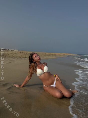 Full leaked Emily thn private onlyfans photo