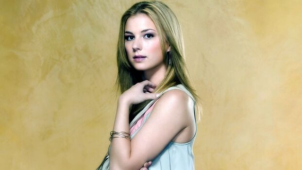 Full leaked Emily vancamp private onlyfans photo