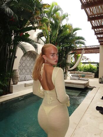 Full leaked Emily wakeling private onlyfans photo