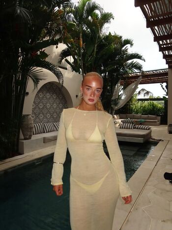 Full leaked Emily wakeling private onlyfans photo