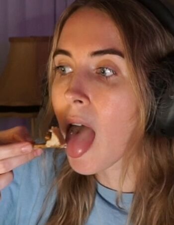 Full leaked Emilycc private onlyfans photo