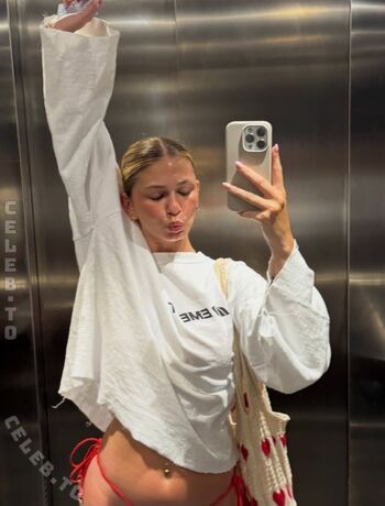 Full leaked Emilylior private onlyfans photo