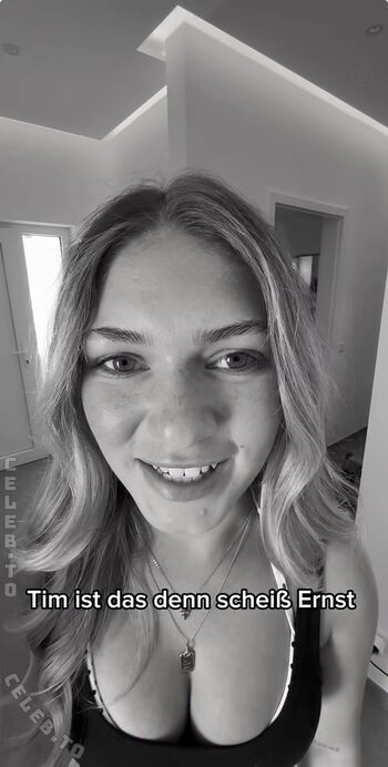 Full leaked Emilylior private onlyfans photo