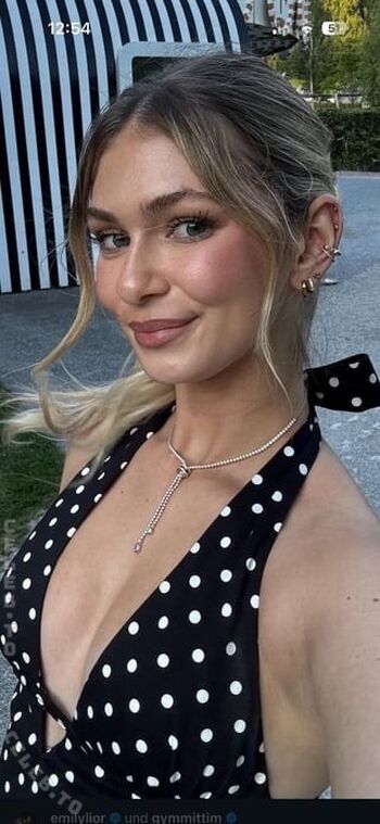Full leaked Emilylior private onlyfans photo