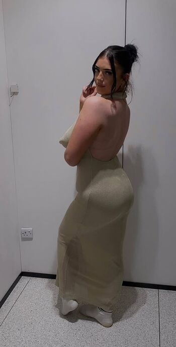 Full leaked Emilyrose private onlyfans photo